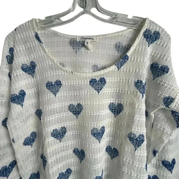 Aeropostale Women's M White Blue Heart  Pullover Sweater Solid Pattern - Picture 2 of 8